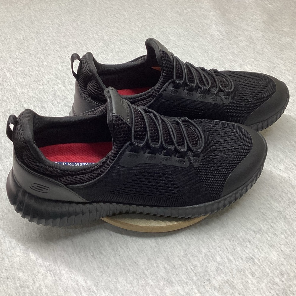 SKECHERS SLIP RESISTANT  77260W WOMEN’S WORK SHOES WIDE-FIT SIZE: 8 COLOR: BLACK